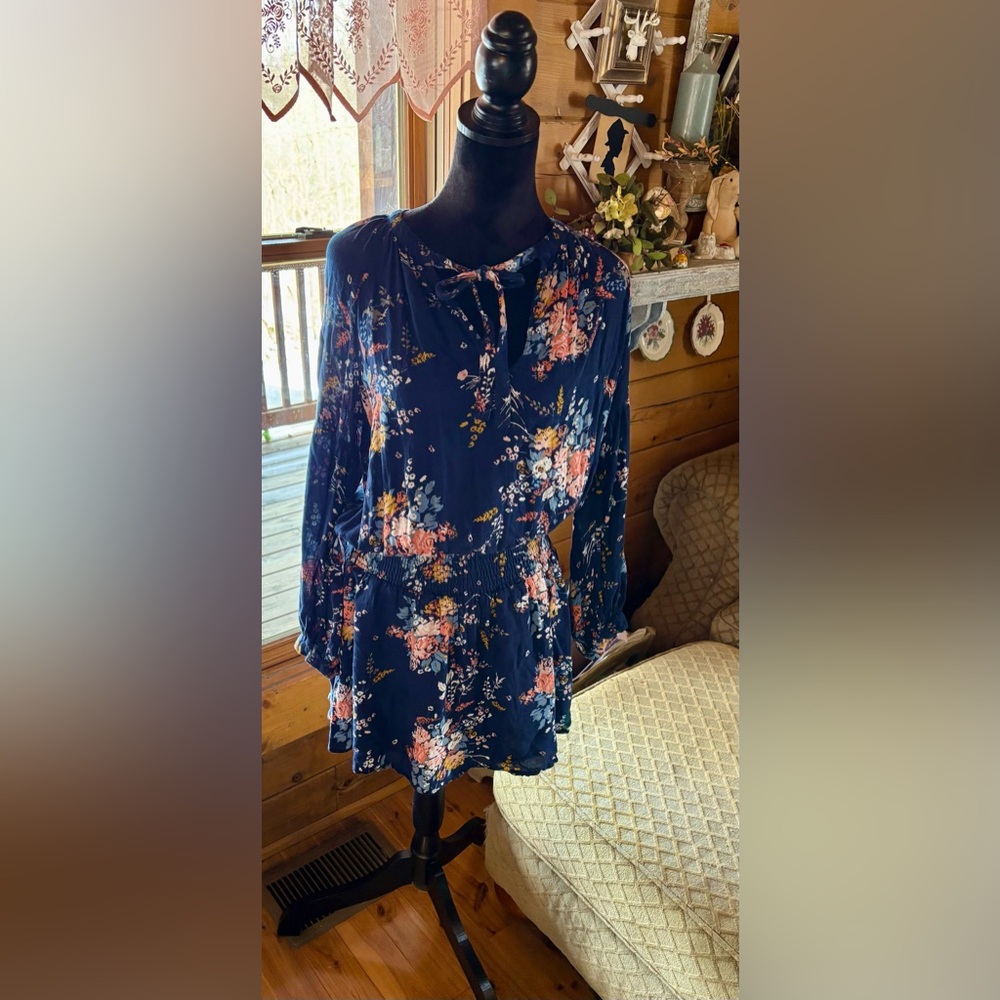 ☘️Lucky Brand Floral Smocked Waist Long Sleeve Navy Mini Dress☘️